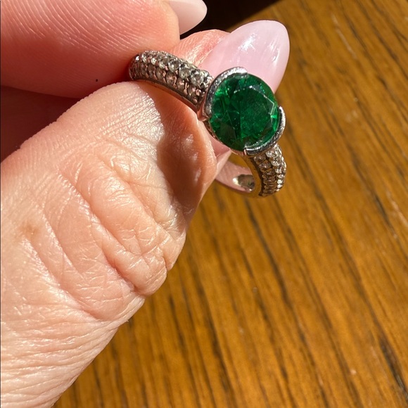 Silver and Green Gemstone Ring sz 7 - Picture 5 of 5
